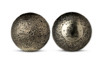 Strieborná minca v tvare planéty Merkúr 