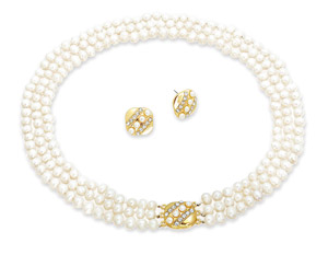 Elegantný trojradý náhrdelník z pravých periel!