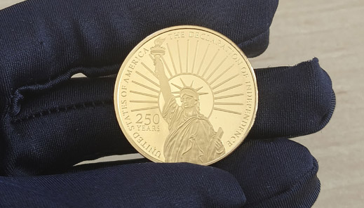 Národná Pokladnica predstavuje jubilejnú pamätnú medailu k 250. výročiu vzniku S…